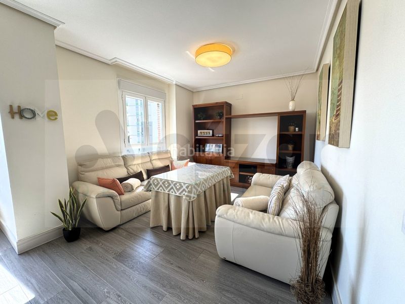 Foto cc096424-40bd-4584-b390-8c9bf6926603. Pis amb aparcament piscina a Santa Clara Sevilla