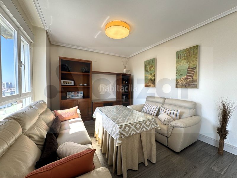 Foto ec465ee1-3d54-4f17-b57e-df44a49af1d5. Pis amb aparcament piscina a Santa Clara Sevilla