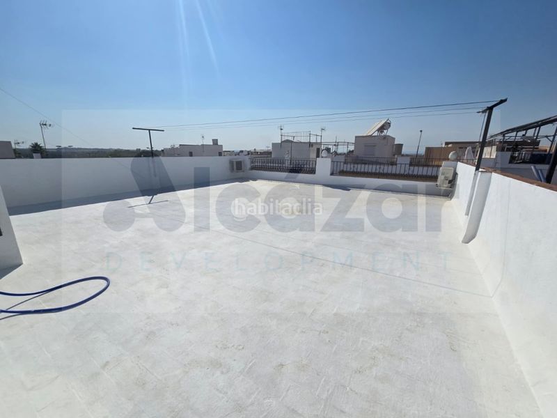 Foto 4c178d6a-36dc-4a3d-b8c3-ead7ad52b0a5. Casa amb aparcament a Centro Alcalá de Guadaira