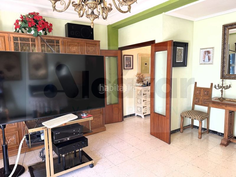 Foto f0fbc164-f6ed-4618-a9fa-d276eb0d6c66. Pis amb aparcament a Triana Oeste Sevilla