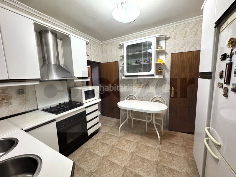 Foto f6327dfb-f903-4e24-93cf-4897fc110f72. Pis amb aparcament a Triana Oeste Sevilla