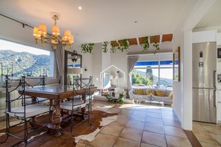 Chalet  Carrer alzines. Casa a cuatro vientos con vistas al mar y gran jardín en teià