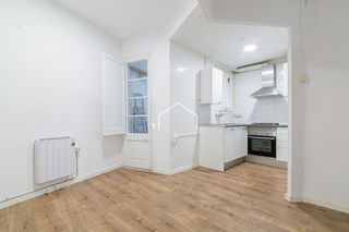 Piso  Carrer del doctor dou. Principal en el centro de barcelona, junto al macba – 3 habitaci