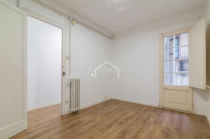 Foto 5c75ad43-7c7c-4be3-a4b7-ee3a22e677f9. Pis amb calefacció a Raval Barcelona