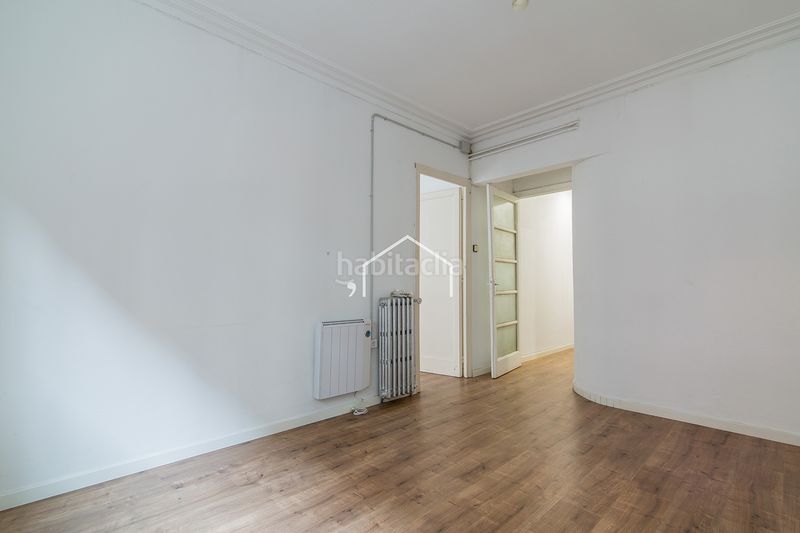 Foto ae3b8ed9-71a7-4710-88a4-73573b73155d. Pis amb calefacció a Raval Barcelona