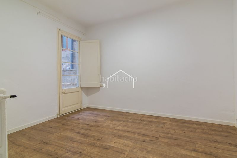 Foto cb112c62-02a4-4d7e-8d20-41b8408c5e22. Pis amb calefacció a Raval Barcelona