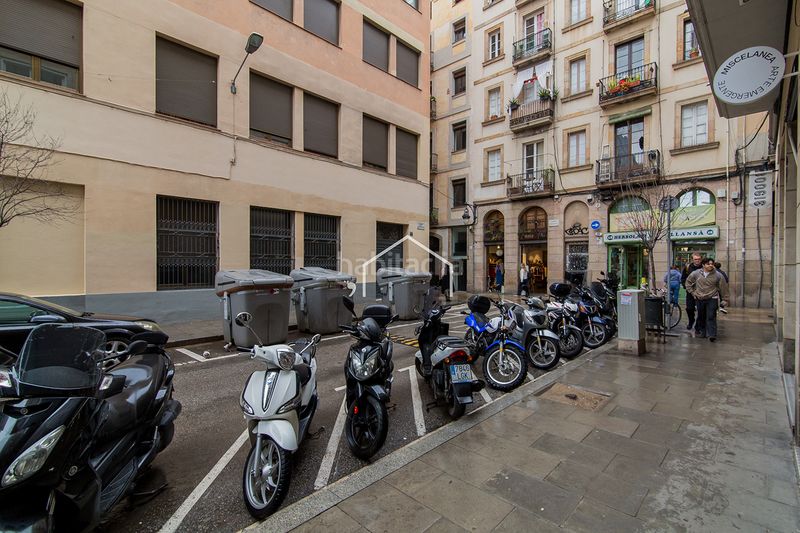 Foto cf103db6-1c2d-42b4-8de5-2545f06a4ff4. Pis amb calefacció a Raval Barcelona