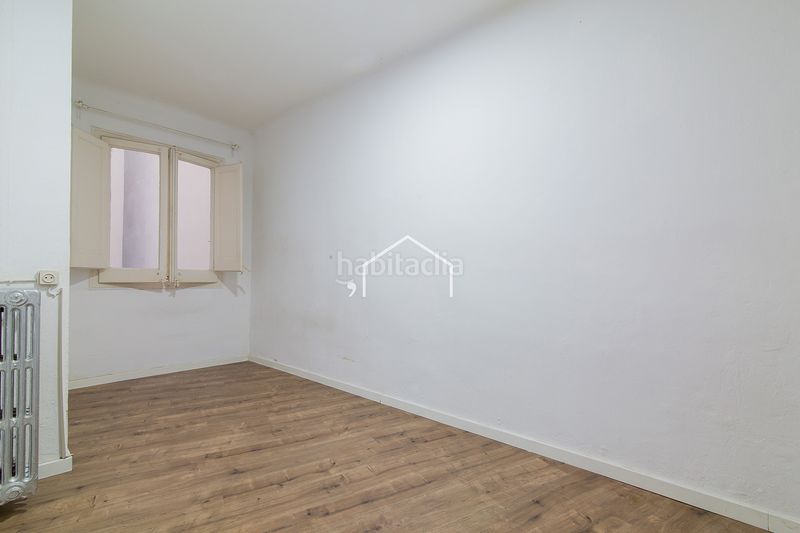 Foto d43ed147-5260-4186-ad72-a7b9aaa7d8aa. Pis amb calefacció a Raval Barcelona