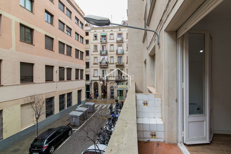 Foto dccf2663-2536-4ac2-b08c-e06eadc39bf0. Pis amb calefacció a Raval Barcelona