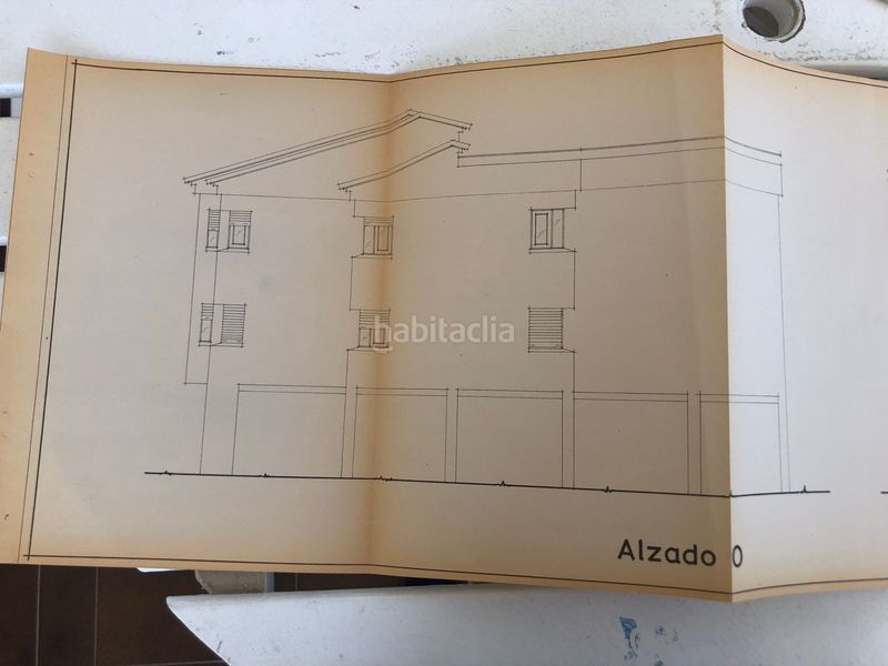 Foto ce6736aa-41b2-4ae4-9629-803acd14329a. Chalet edificio con gran parcela y alto potencial de inversión en Teià
