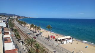 Lloguer Pis  Carrer de torrebadal. Alquiler de temporada | piso amueblado en primera línea de mar e