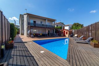 Chalet  Carrer muntanya. Preciosa con piscina