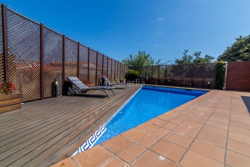Foto cddcbcdc-ecda-4d49-824f-224481097401. Xalet amb calefacció aparcament piscina a Alella
