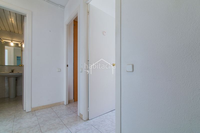 Foto bc0cf1d5-a910-4403-9597-0fef06618a76. Pis amb aparcament a Teià