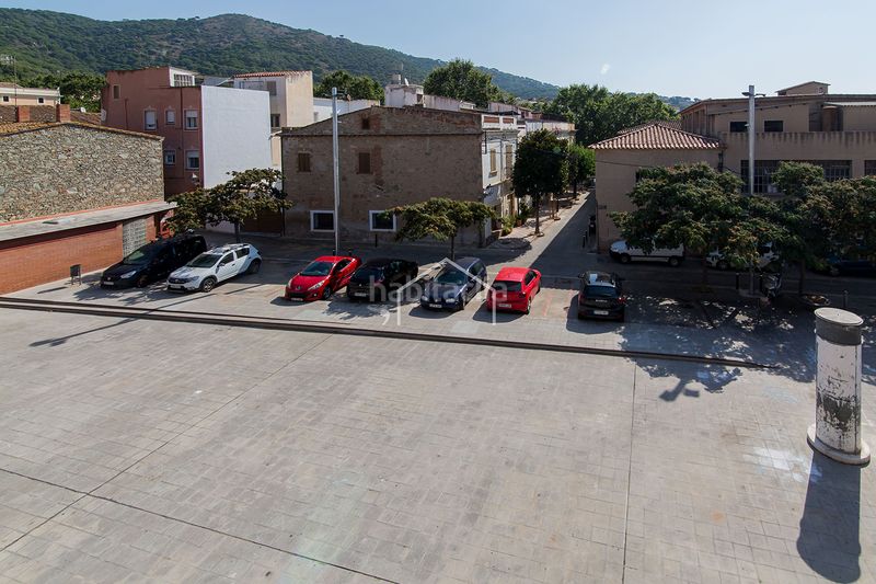Foto c7ddb61d-b74b-4172-8db8-4264937a6efd. Pis amb aparcament a Teià