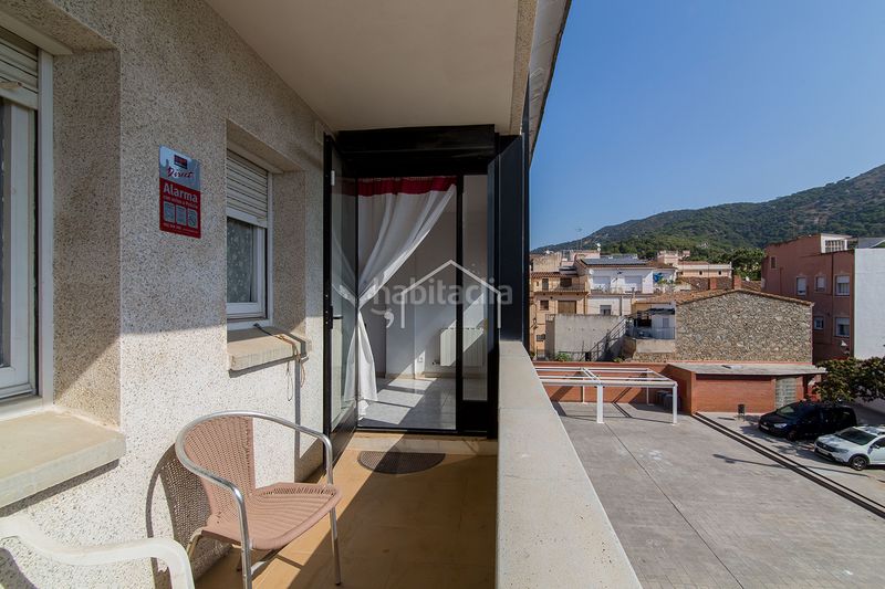 Foto fd4cdd53-80ad-422c-820d-77babc94873d. Pis amb aparcament a Teià
