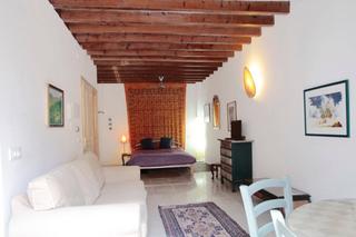 Rent Flat  Carrer de can vatlori. Piso en el casco antiguo de palma