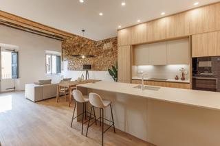 Pis a Centre-Barri Vell. Exclusivo piso en el corazón del barri vell de girona  a estrena