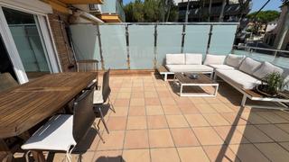 Appartement à Centre-Platja. Luminoso piso en el corazón de platja daro,