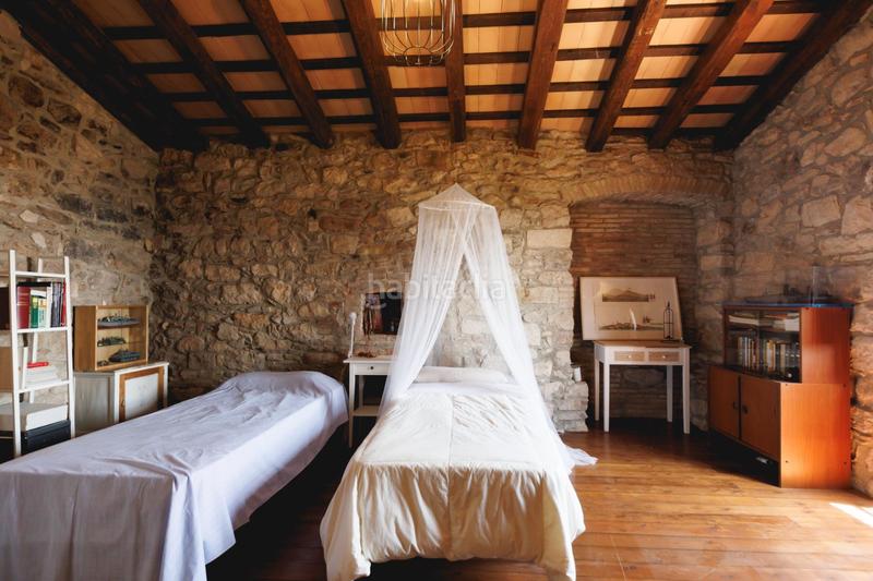 Foto 322c25d1-6de0-4e7c-938e-113b50debc34. Masía torre d castillo del siglo x con licencia turística y beneficios fiscales, en venta en girona en Amer