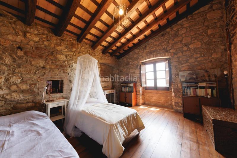 Foto 33239f0c-5b1a-4cac-8857-d5384b95be80. Masía torre d castillo del siglo x con licencia turística y beneficios fiscales, en venta en girona en Amer