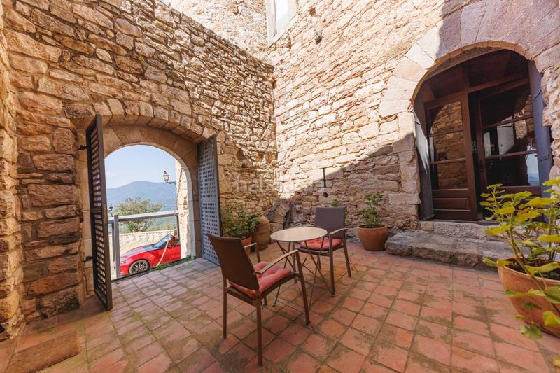 Foto 48ca7bc2-92c2-4588-a5d3-a7cb7e6d43cf. Masía torre d castillo del siglo x con licencia turística y beneficios fiscales, en venta en girona en Amer