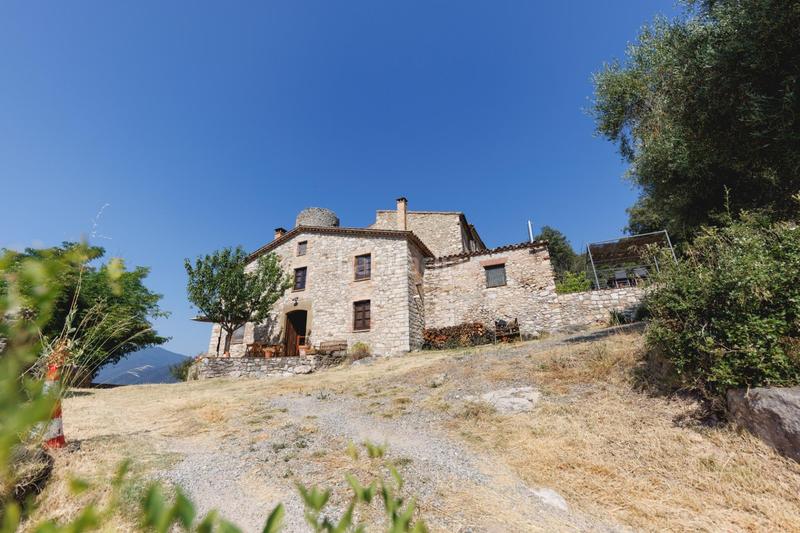 Foto c5245d53-e2bf-478a-902c-b8a8907696ae. Masía torre d castillo del siglo x con licencia turística y beneficios fiscales, en venta en girona en Amer