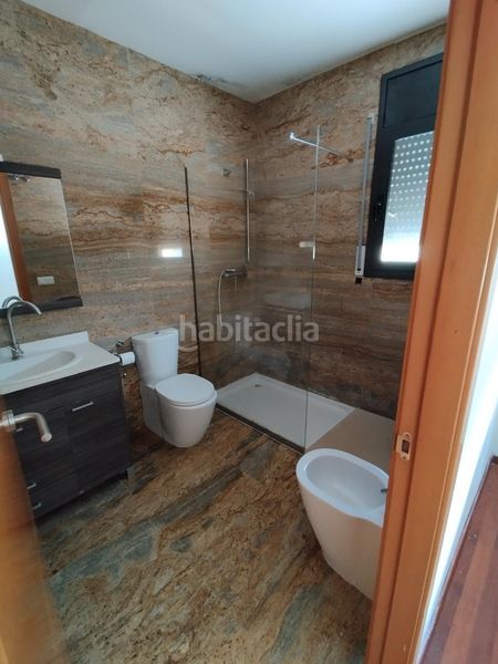Foto a666fc87-e0f9-4615-bc17-7f5b208c362c. Xalet amb aparcament a Bescanó
