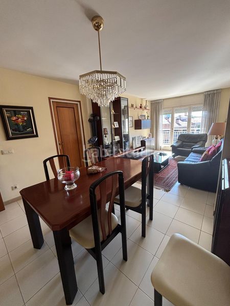 Foto 58eea5b9-4f72-4862-bf1a-072a76ebc742. Rent flat with heating parking in Eixample Nord Girona