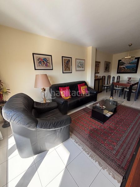 Foto c7f6aaa2-59c6-4695-85d0-997312e1d016. Rent flat with heating parking in Eixample Nord Girona