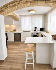 Rez-de-chaussée à Poble. Planta baixa amb entrada independent, pati privat i una espectac