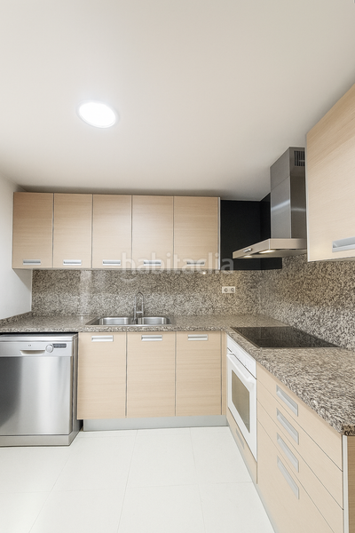 Foto 0167c885-8d99-4015-a5d9-f5cb34d0e7b0. Dúplex duplex en can roses con pk, trastero y piscina en Rubí