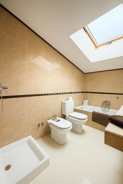 Foto b9e89736-e181-444d-965b-4757e8dec97e. Dúplex duplex en can roses con pk, trastero y piscina en Rubí