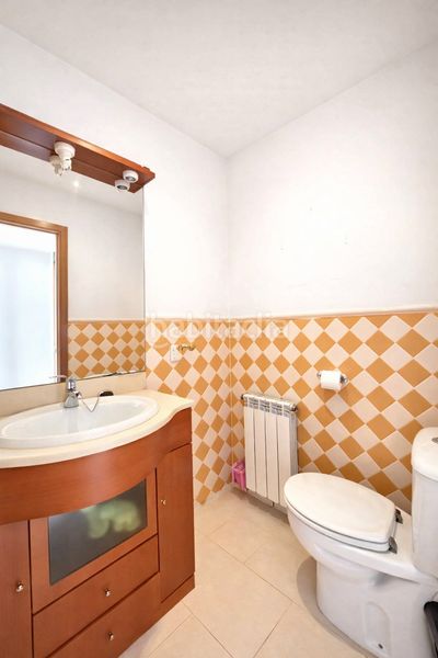 Foto d23a8e23-abfb-435c-a1ab-5de9bf823a50. Casa adossada amb calefacció aparcament piscina a Matadepera