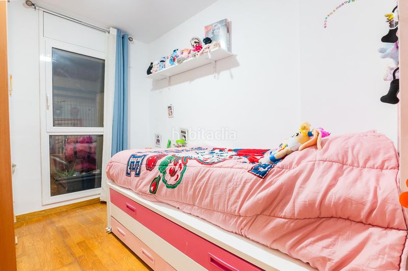 Foto 0a8d1691-ced6-412b-9140-d3c449346a32. Pis amb calefacció aparcament a Zona Esportiva Terrassa