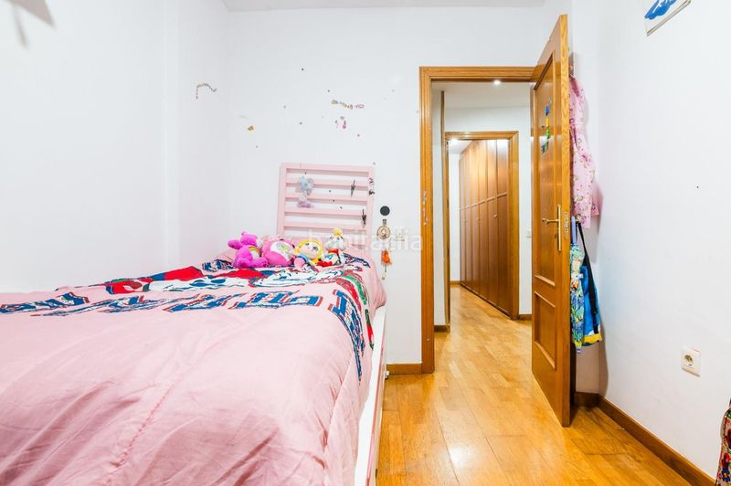 Foto d51fd4d3-3e02-46f5-81ca-561e648e5a61. Pis amb calefacció aparcament a Zona Esportiva Terrassa