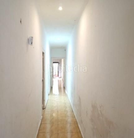 Foto 955d0fef-38ef-4c44-b990-e4cdefe0e8f8. Casa adossada a Poble Nou Terrassa