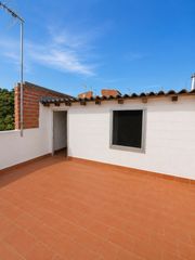 Casa adossada a Poble Nou. Casa adosada en pueblo nuevo  terrassa
