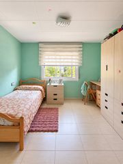 Chalet in Castellnou-Can Mir-Can Solà. 2 casas en una parcela  ideal para 2 familias