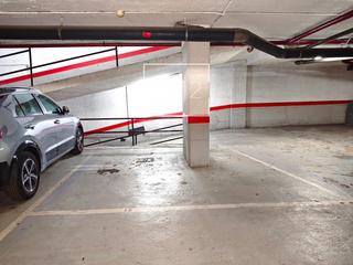 Car parking in Dos de maig 266. Fantástica plaza de coche2 motos
