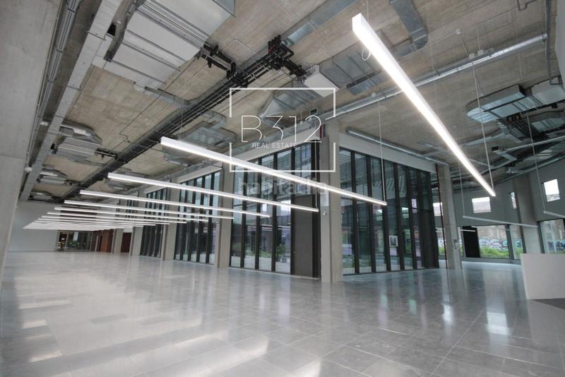 Foto 5fe0c450-11ae-4683-8030-16069cb321b5. Lloguer local comercial a pere iv 416 a Provençals del Poblenou Barcelona