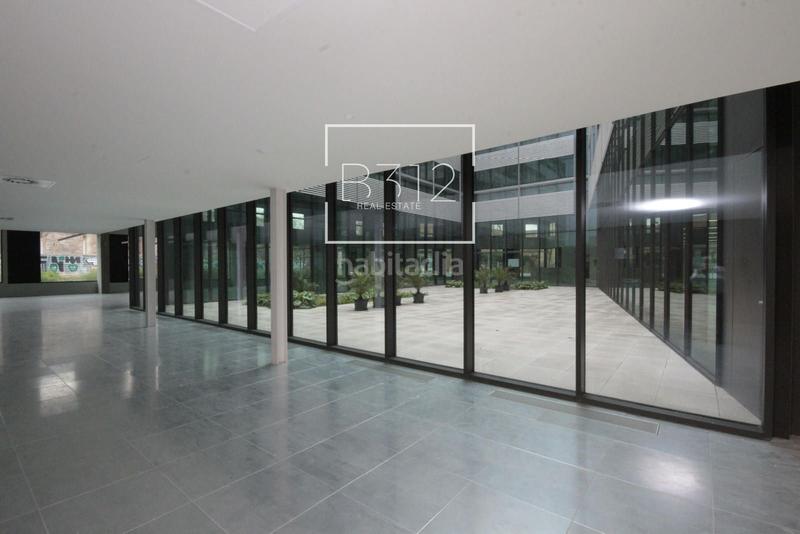 Foto a339549b-3c57-4a63-ae5c-b5cc3dd942c9. Rent business premise in pere iv 416 in Provençals del Poblenou Barcelona