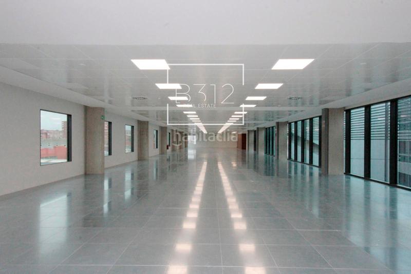 Foto 07eb7a9a-1ab1-48b4-a589-eb9d5d298038. Location bureau dans pere iv 416 dans Provençals del Poblenou Barcelona