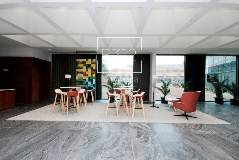 Foto 26e2b4c0-1ad2-407f-9f9b-08f51d14990f. Rent office space in pere iv 416 in Provençals del Poblenou Barcelona