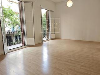 Miete Büro in Valencia 304. Oficina exterior en finca clásica del eixample