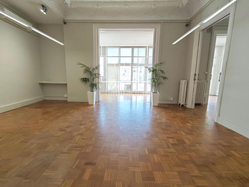 Foto e71ff36e-d8ea-4092-81f8-08dbb8fb9397. Rent office space with heating in Dreta de l´Eixample Barcelona