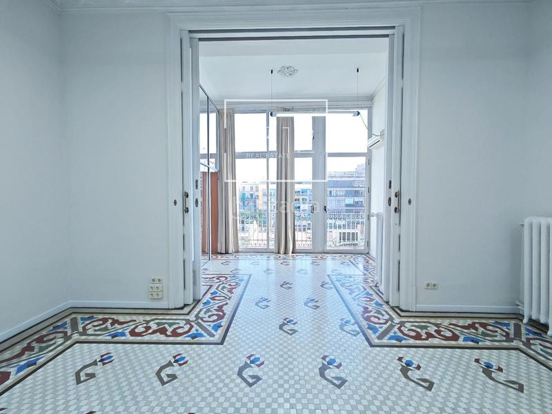Foto f7dec91a-6cbc-4604-ae87-ee75efa8af3d. Rent office space with heating in Dreta de l´Eixample Barcelona
