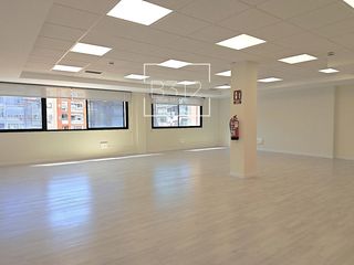 Miete Büro  Balmes. Fantástica oficina en c.balmes