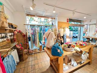 Lloguer Local Comercial  Santaló. Fantástica tienda en c. santaló