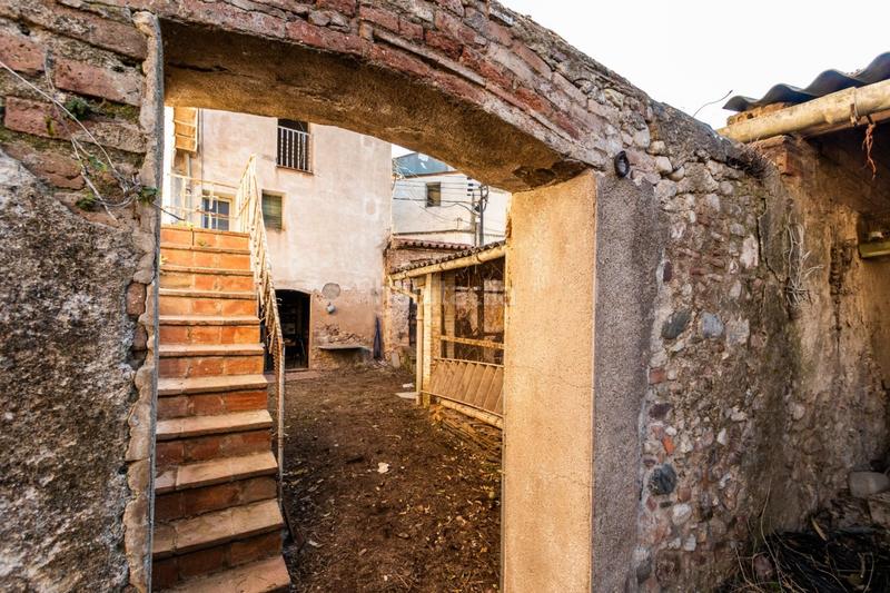 Foto e192d101-b323-4edb-a764-25bc4acc2508. Casa gran casa para reformar en Sentmenat